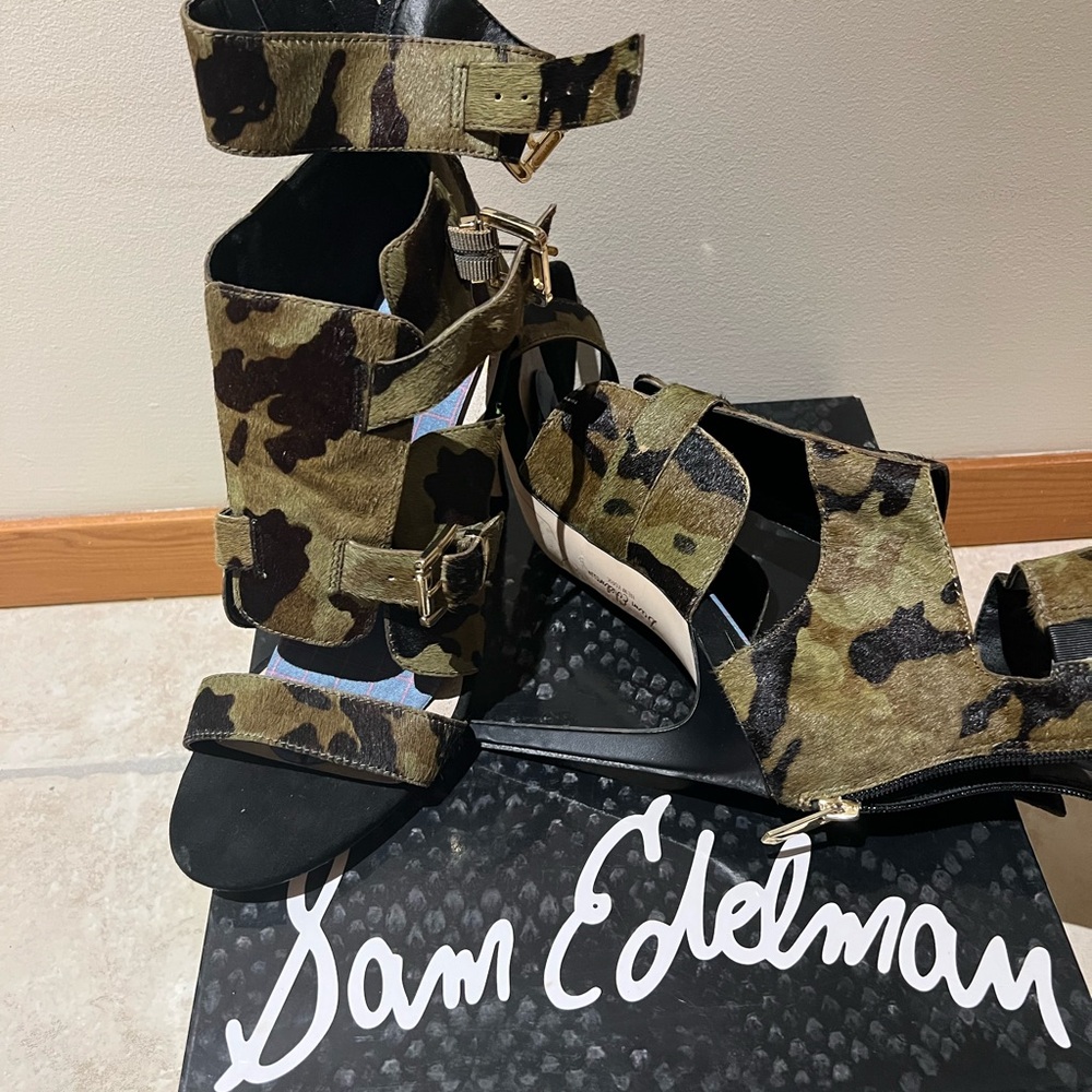 Sam Edelman Green and Brown Heels with Elegant Design